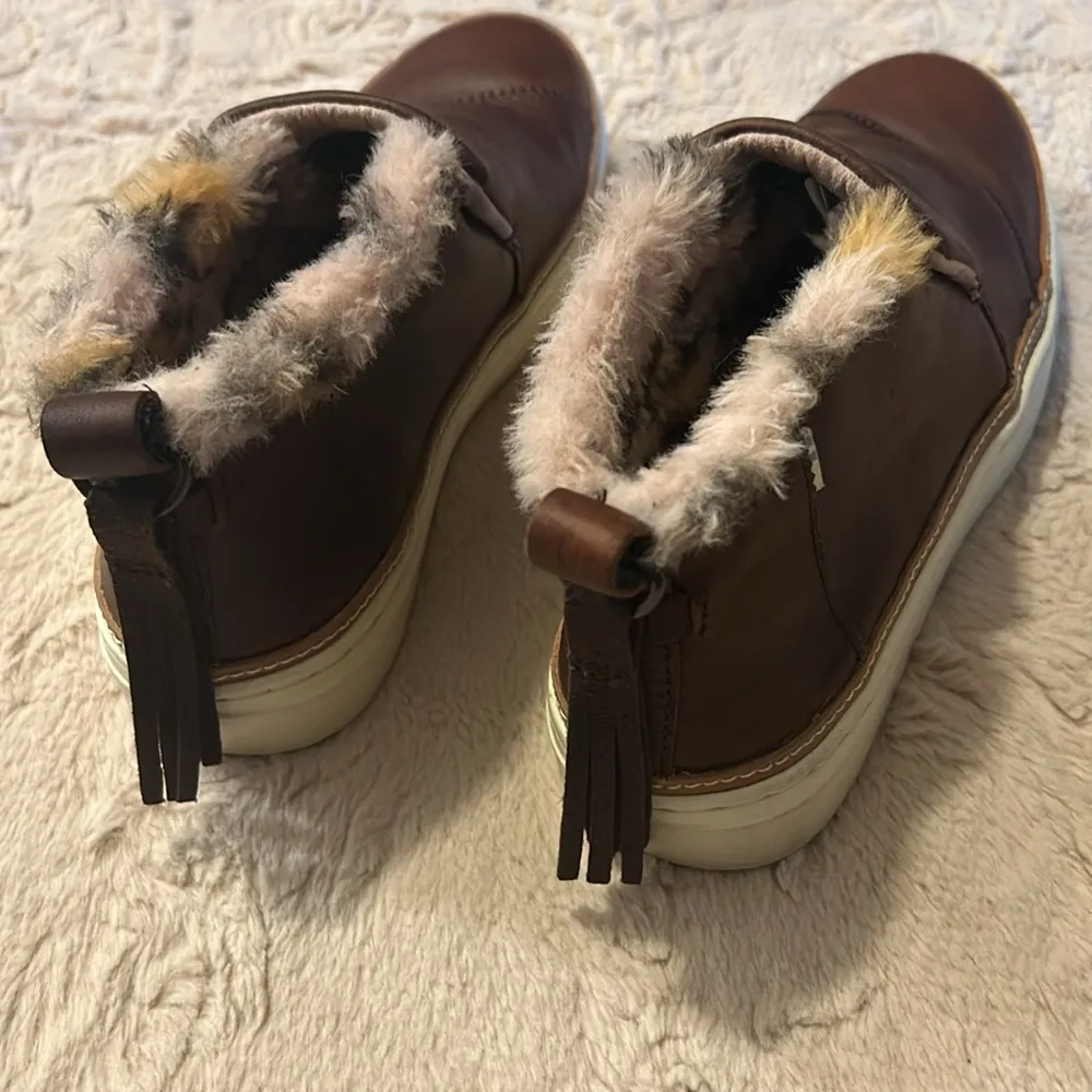 Size 6 • TOMS - Image 6