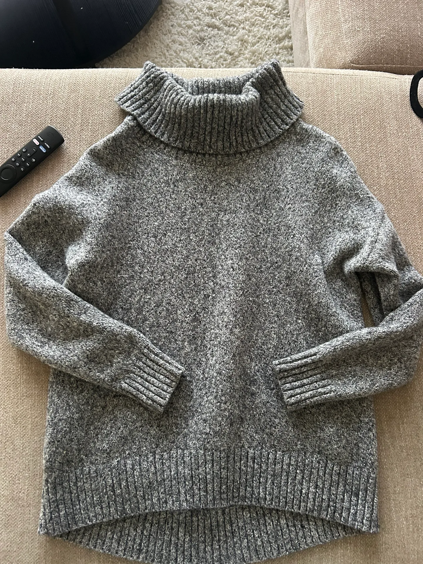 Old Navy Sweater - Image 6