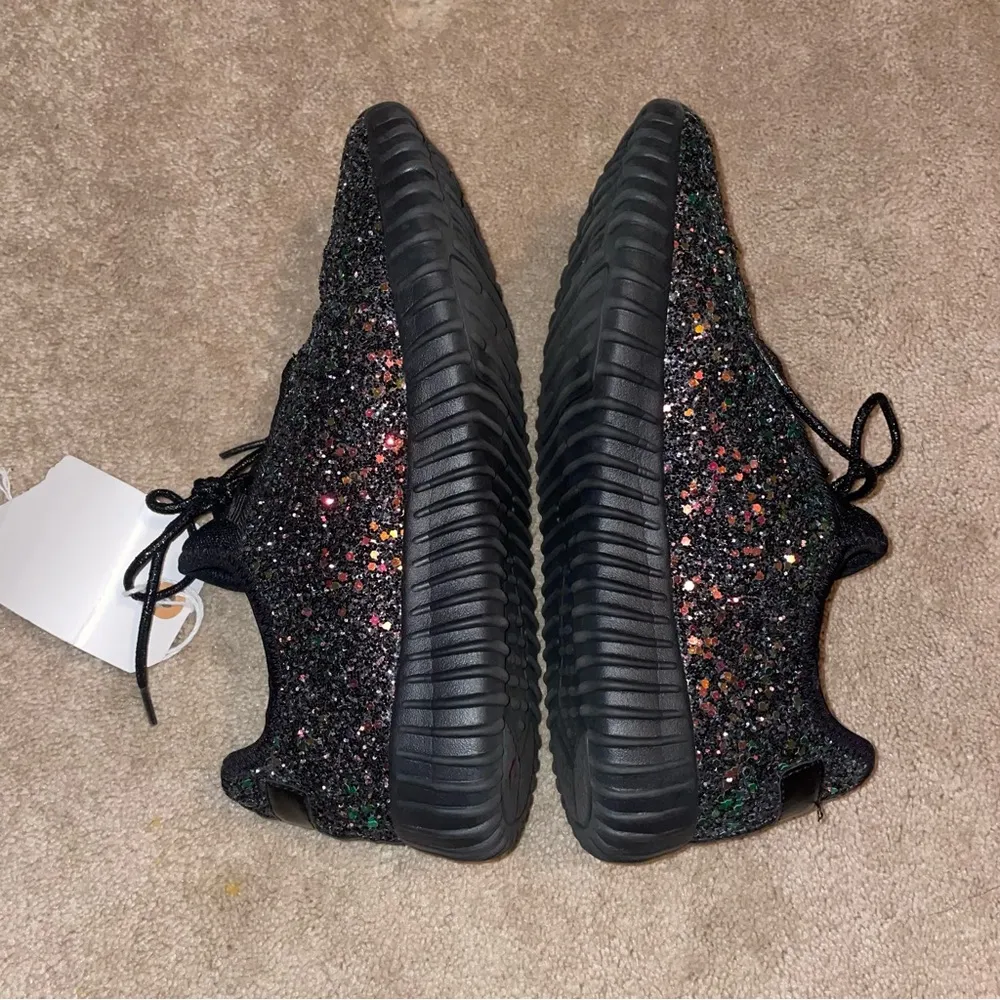 Forever 21 Black Glitter Sneakers - Image 6