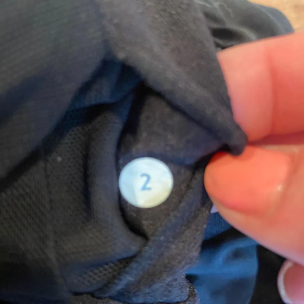 Lululemon Black Elastic Bliss Tank Size 2 - Image 7