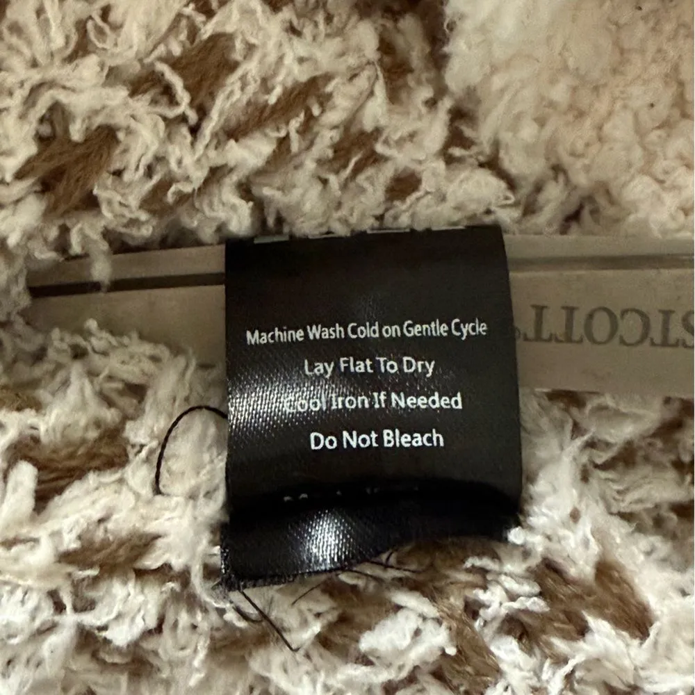 POL Fluffy Sweater cream and Tan Size Small - Image 9