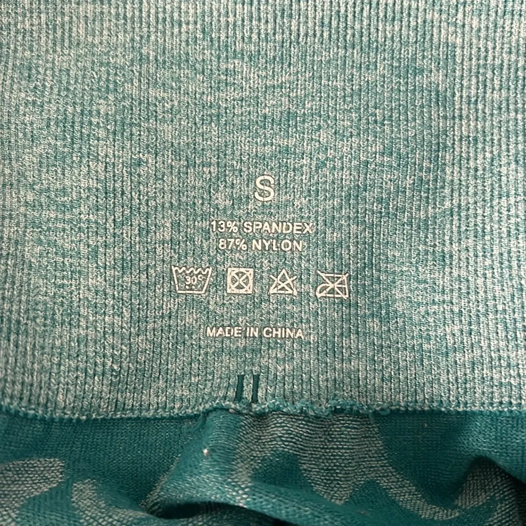 NVGTN Seamless Leggings Blue Camo Size Small - Image 3