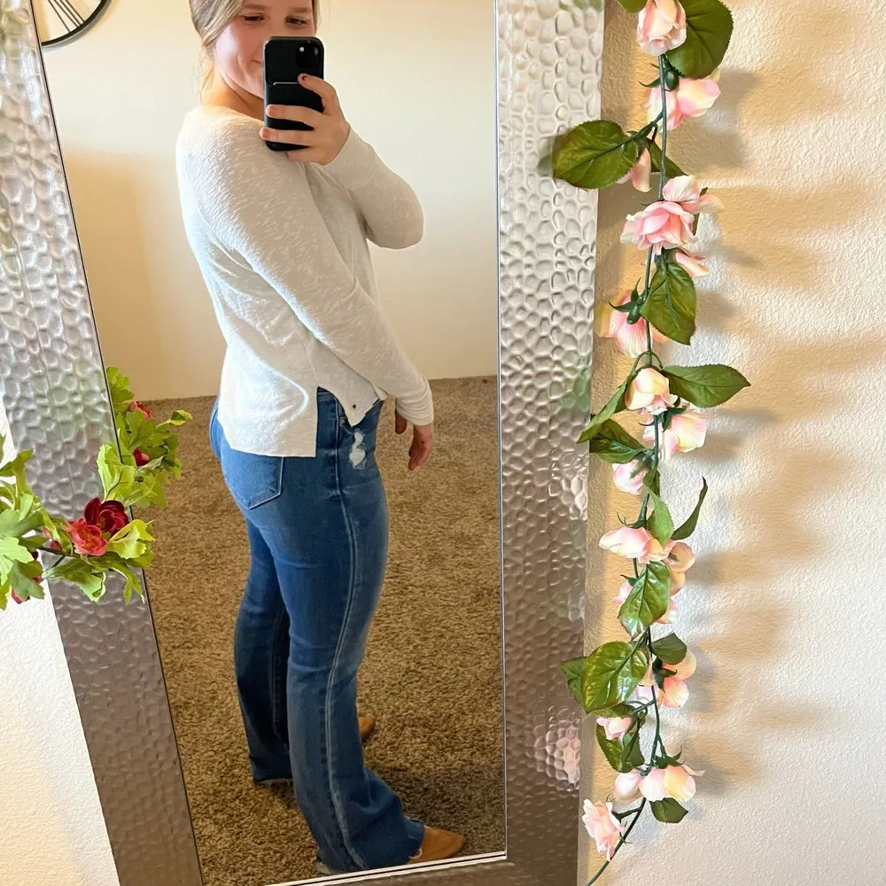 American Eagle Extra Small White Soft and Sexy Plush Long Sleeve Top - Image 3