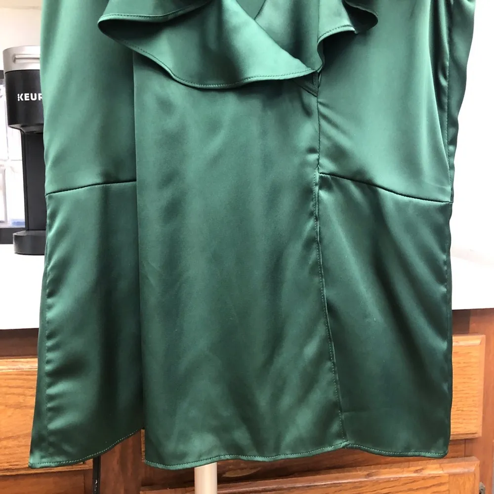 Ann Taylor Green silk blouse top Flounce Ruffle Petite 6 - Image 5