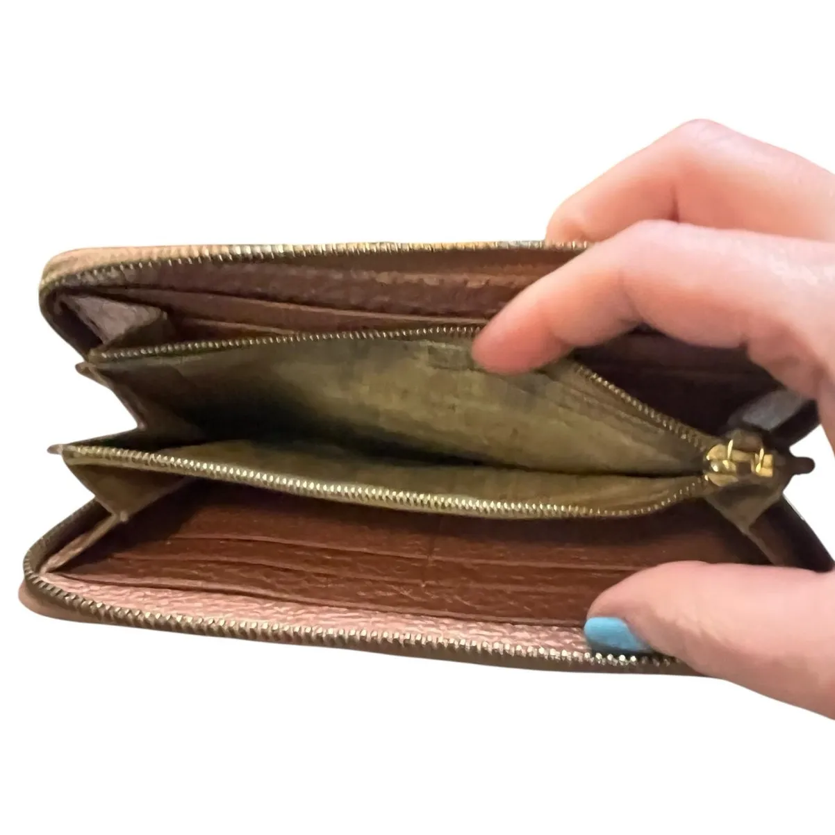 Fendi Selleria leather Zip Around Wallet Metallic Pink/Rose Gold Made in Italy - Image 10