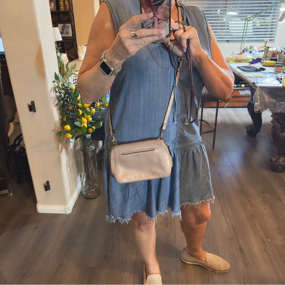 Tignanello BELLA Rose Gold Leather Crossbody Bag EUC Belt Bag Convertible purse Pink - Image 13