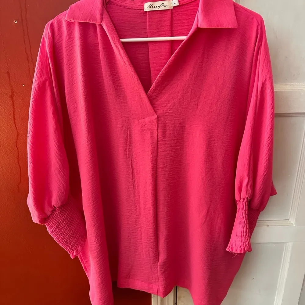 MerryFun Boutique Oversized Flowy Pink Blouse Size L - Image 7