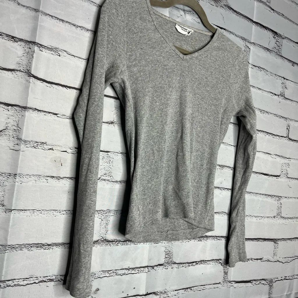 Newport News Vintage Y2K Gray Fitted Long Sleeve Ribbed Top V-Neck Shirt Size M - Image 2