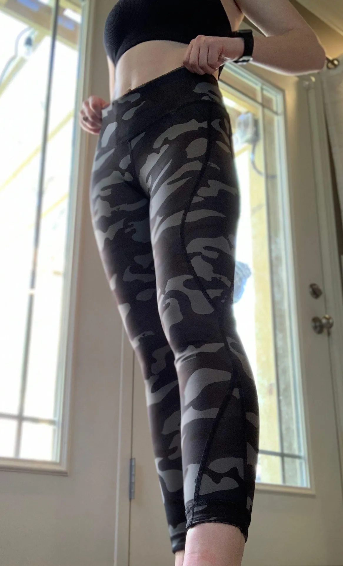 Vineyard Vines Reversible Leggings - Image 2