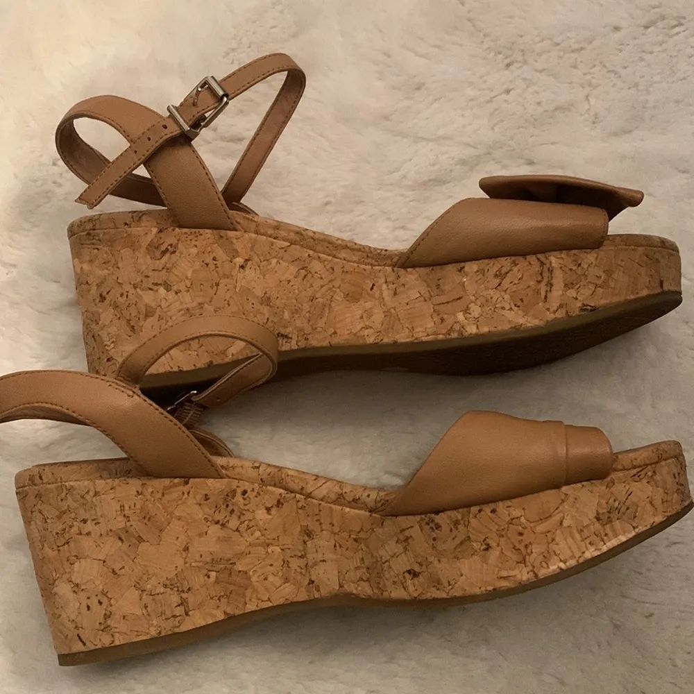 Gianni Bini Tan Wedge Sandal Sz 9M Used Excellently Condition. - Image 6