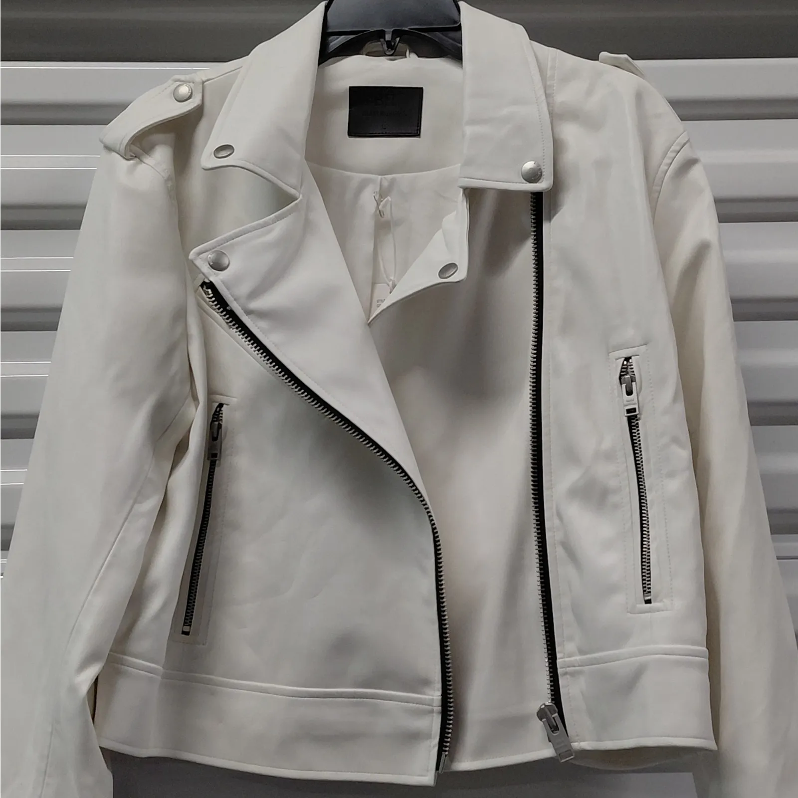 $209 Blue Revival White Faux Leather Moto Jacket Women Large Chic Zip Biker Coat - Image 8