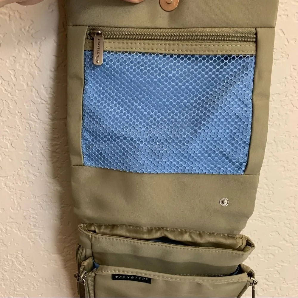 Travelon Anti-Theft Classic Messenger Bag‎ - Image 8