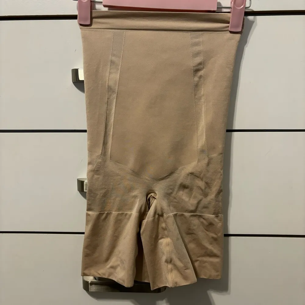 Spanx OnCore High-Waisted Mid-Thigh Shaper - Image 2