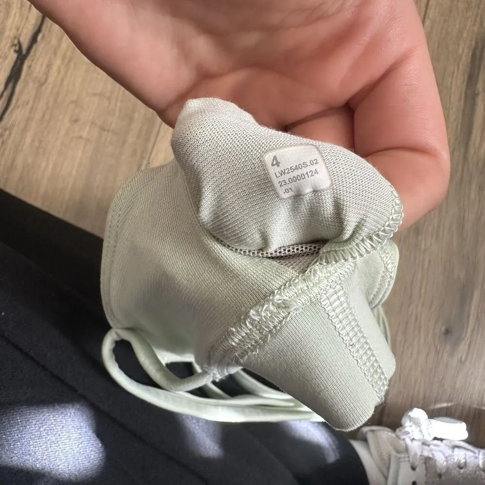 Lululemon Size 4 Energy Bra Mint Light Green No Pads EUC 2023 Current Style - Image 3