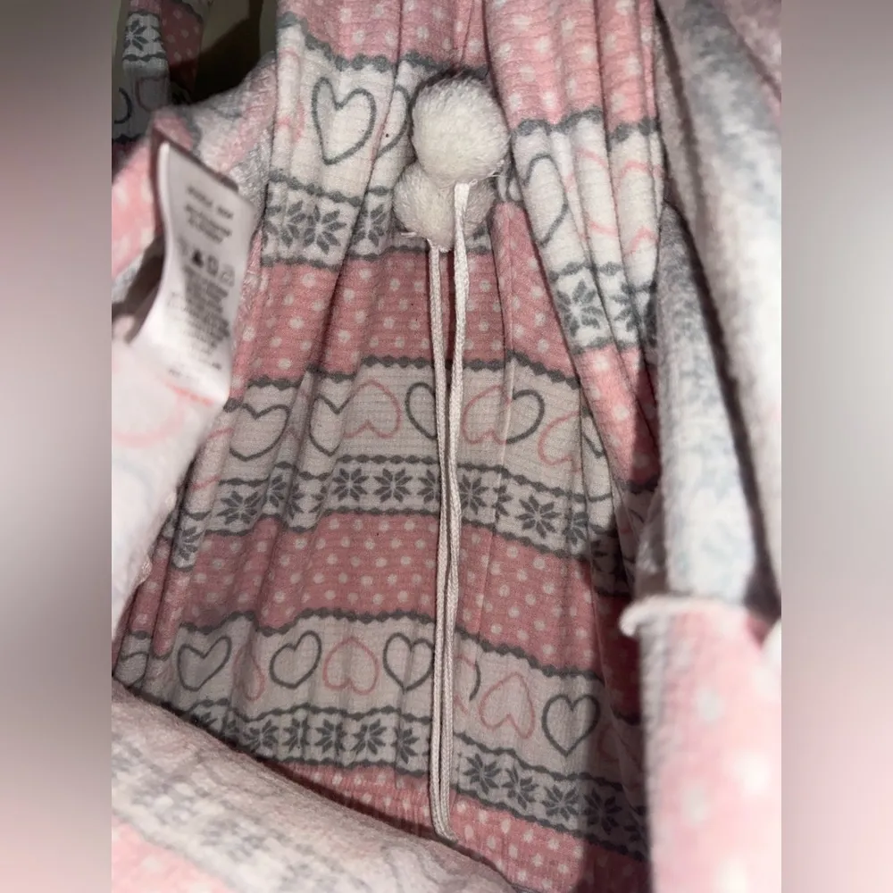 🎄Cynthia Rowley Pink and White Heart Pattern Pajama Set - Image 4