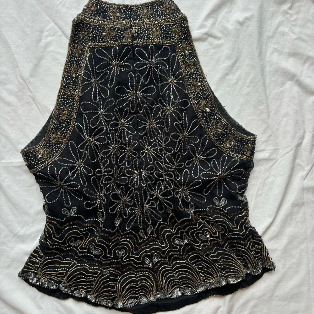 Papell Boutique Vintage 100% silk floral Bead and sequin detail halter Top - Image 2