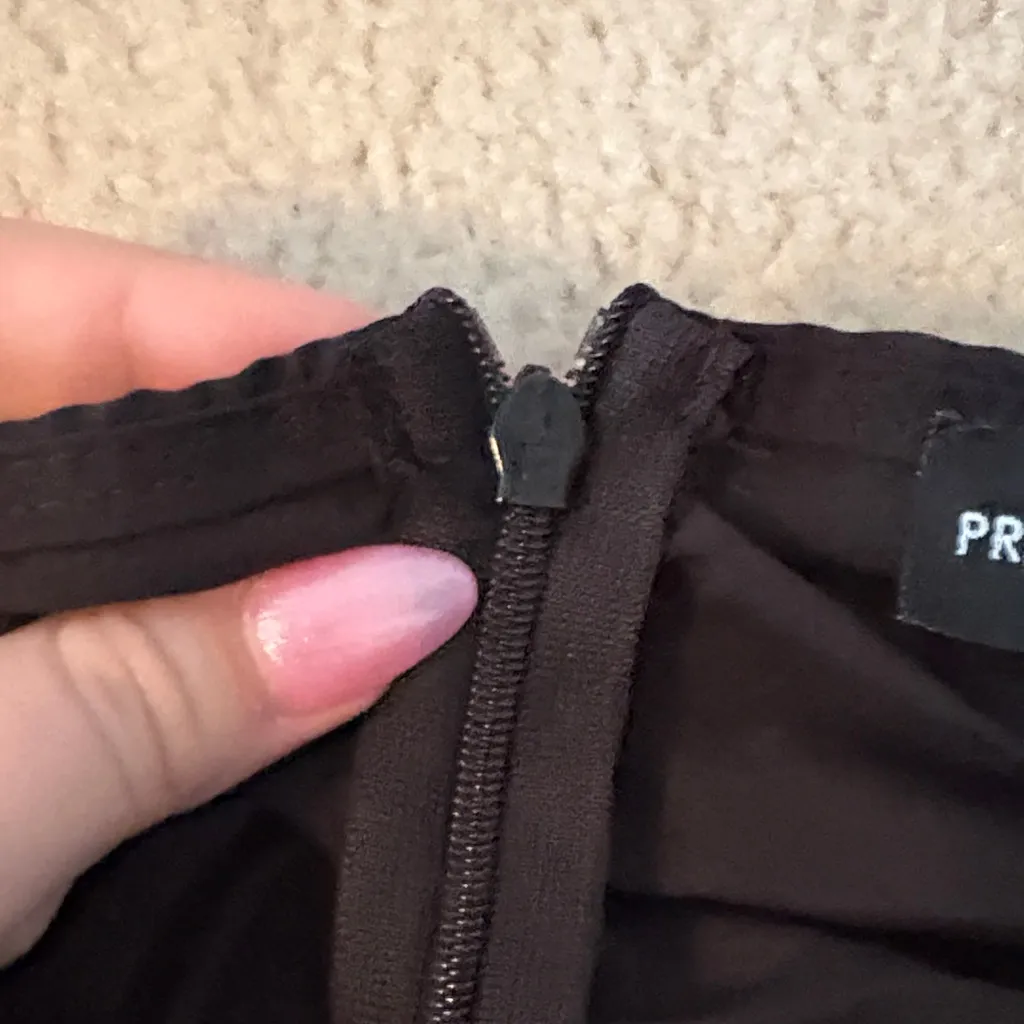 PrettyLittleThing Black Off-Shoulder Top - Image 3