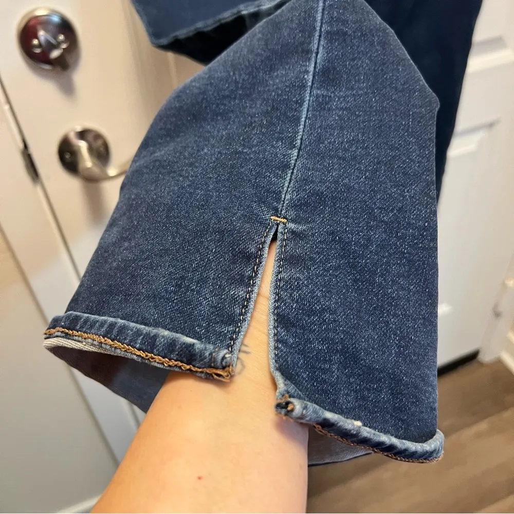 EXPRESS EUC Mid Rise Medium Wash FlexX '70s Flare Jeans with side slit at hem - Image 7