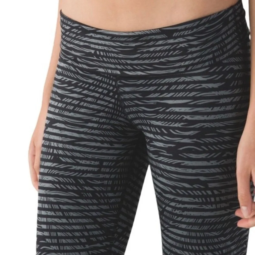Lululemon Wunder Under Crop II Full-On Luon Roll Down Leggings Gray Palms Size 4 - Image 5