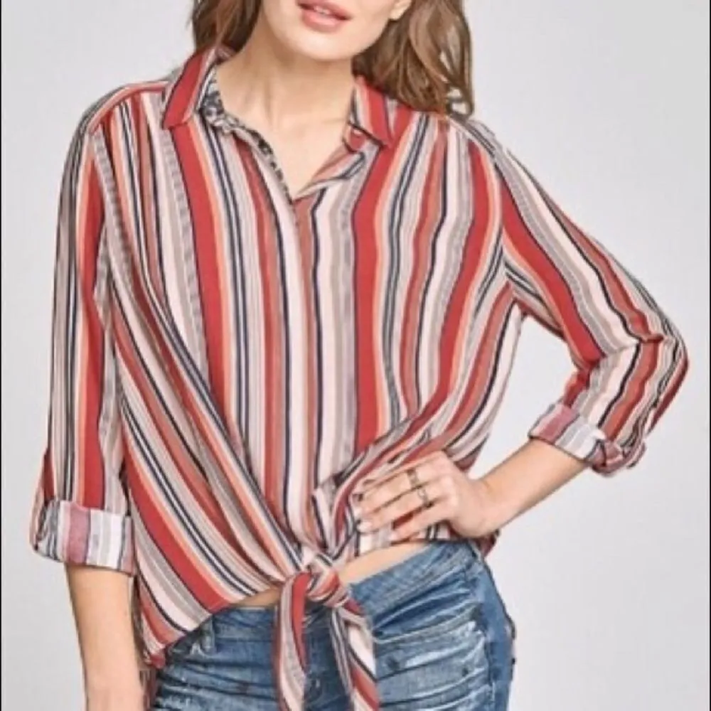 ✨Oddy Striped Tiefront Top - Image 2