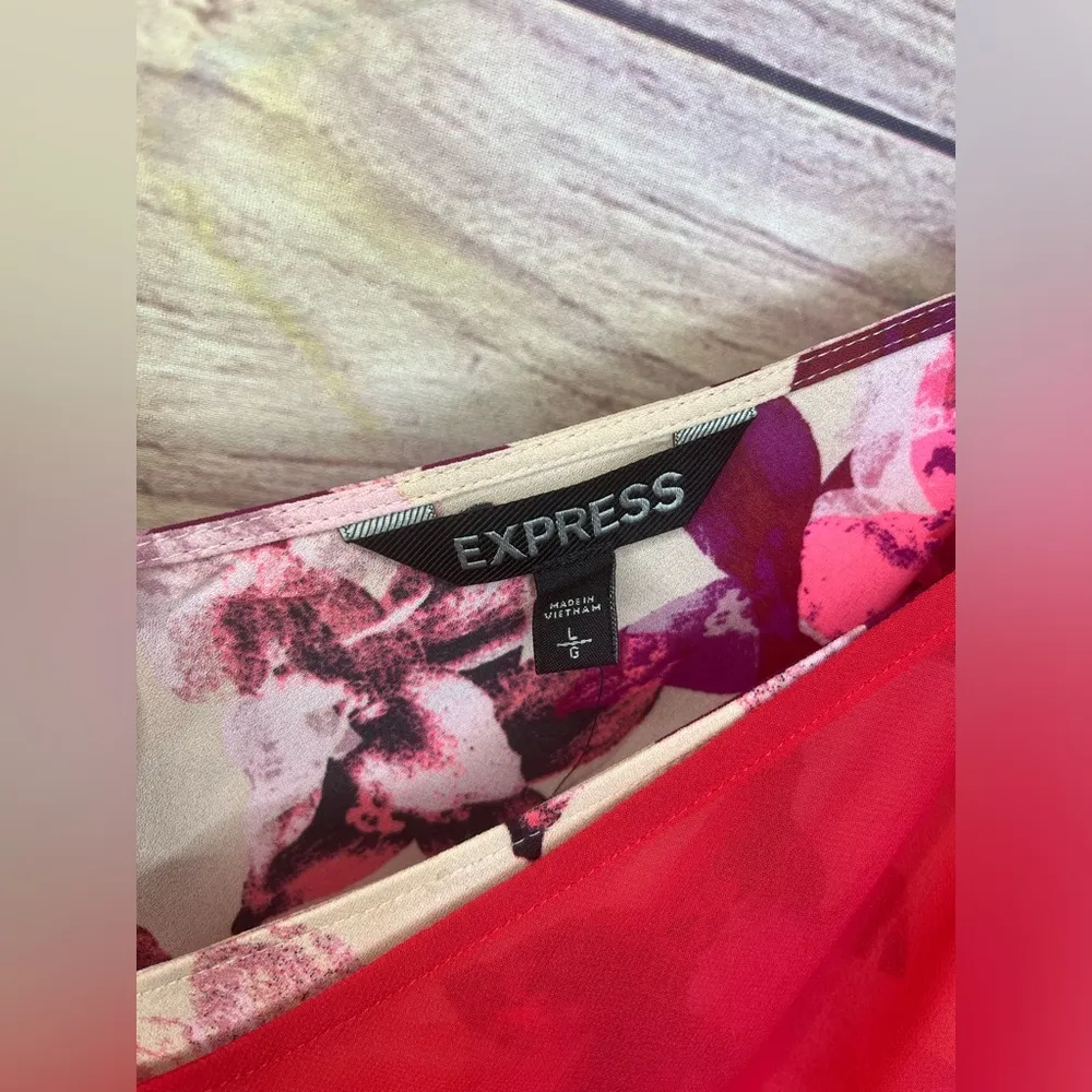 EXPRESS NWT  Women’s Large Red Flowered Double Layered Tank Top Adjustable Straps - Image 3