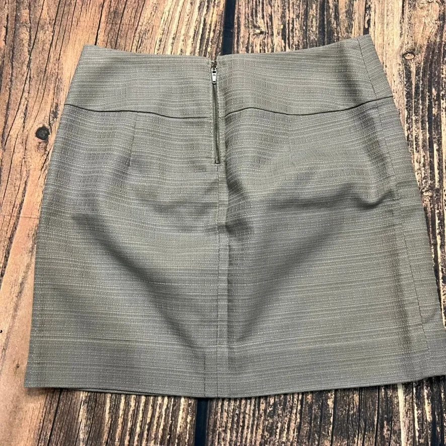 J. Crew‎ Women's Beige Mini Skirt Size 0 Short Solid Back Zipper - Image 3