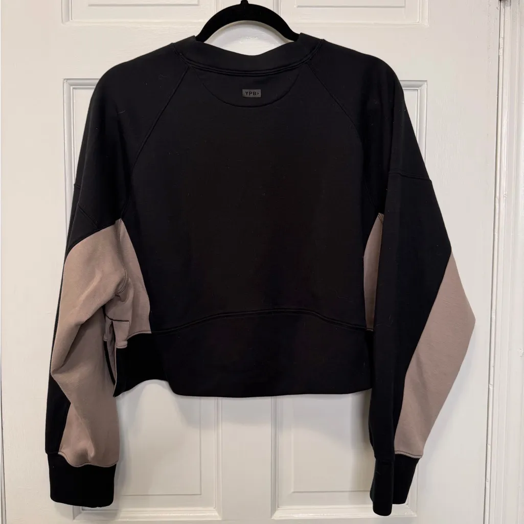 YPB Abercrombie & Fitch Cropped Sweatshirt Black Colorblock Size Medium - Image 4
