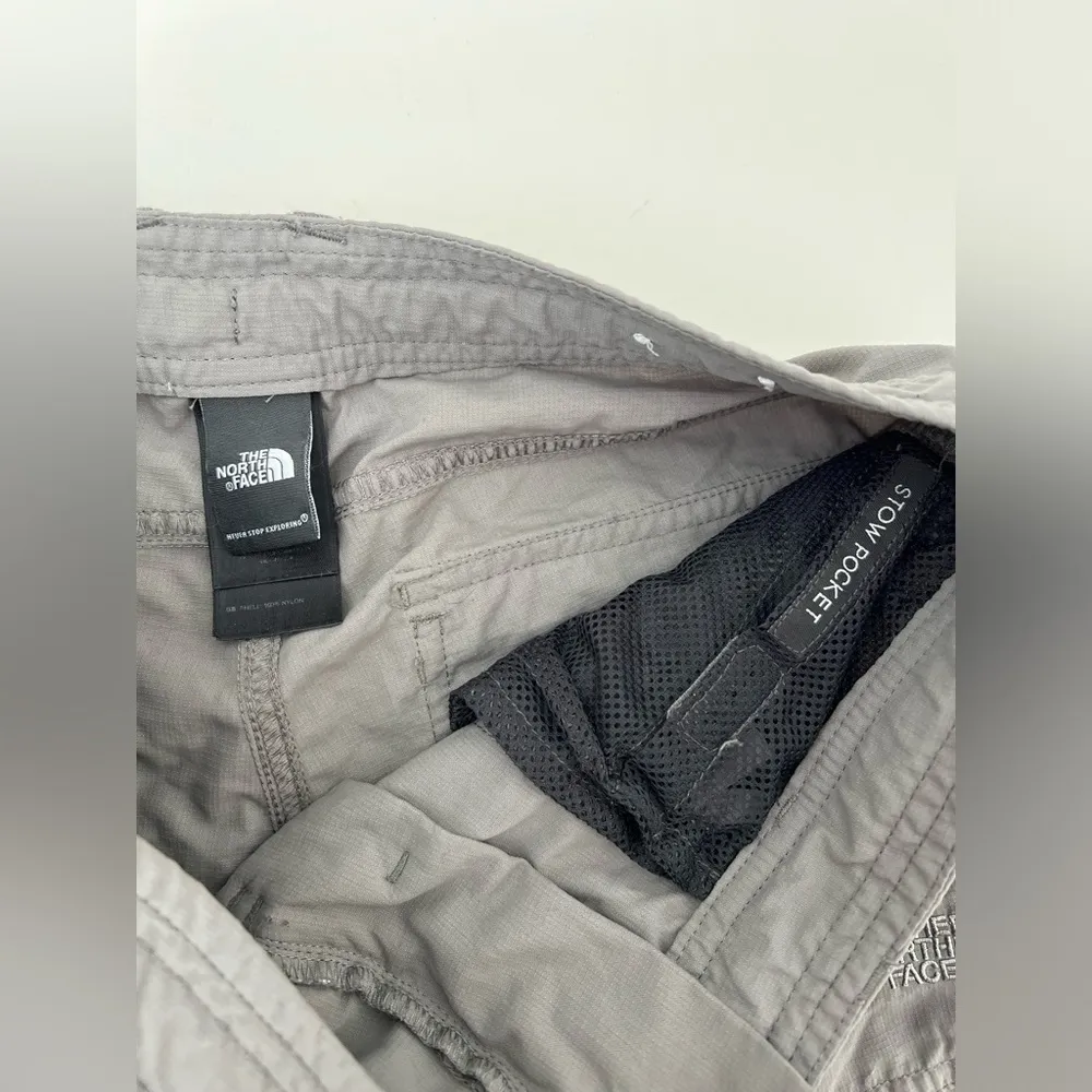 The North Face Women Gray Cargo Convertible Hiking Pants Capri 2 - Image 3