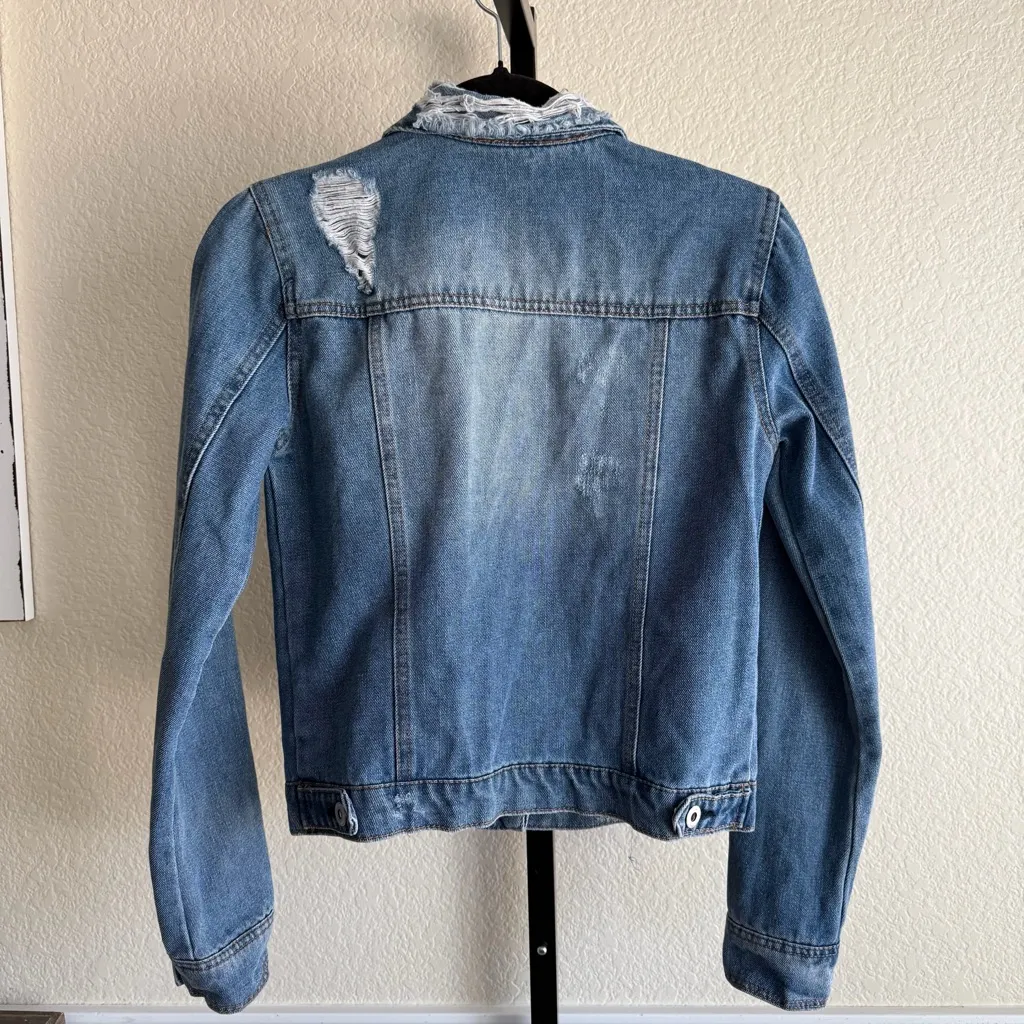 Distressed Denim Jacket Blue Wash Classic Fit Medium Streetwear Layer - Image 2