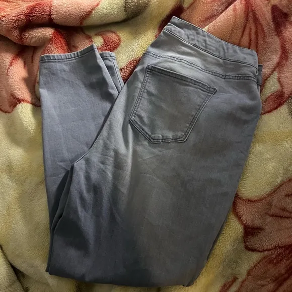 Celebrity pink 20 purple lilac mid rise skinny denim - Image 2