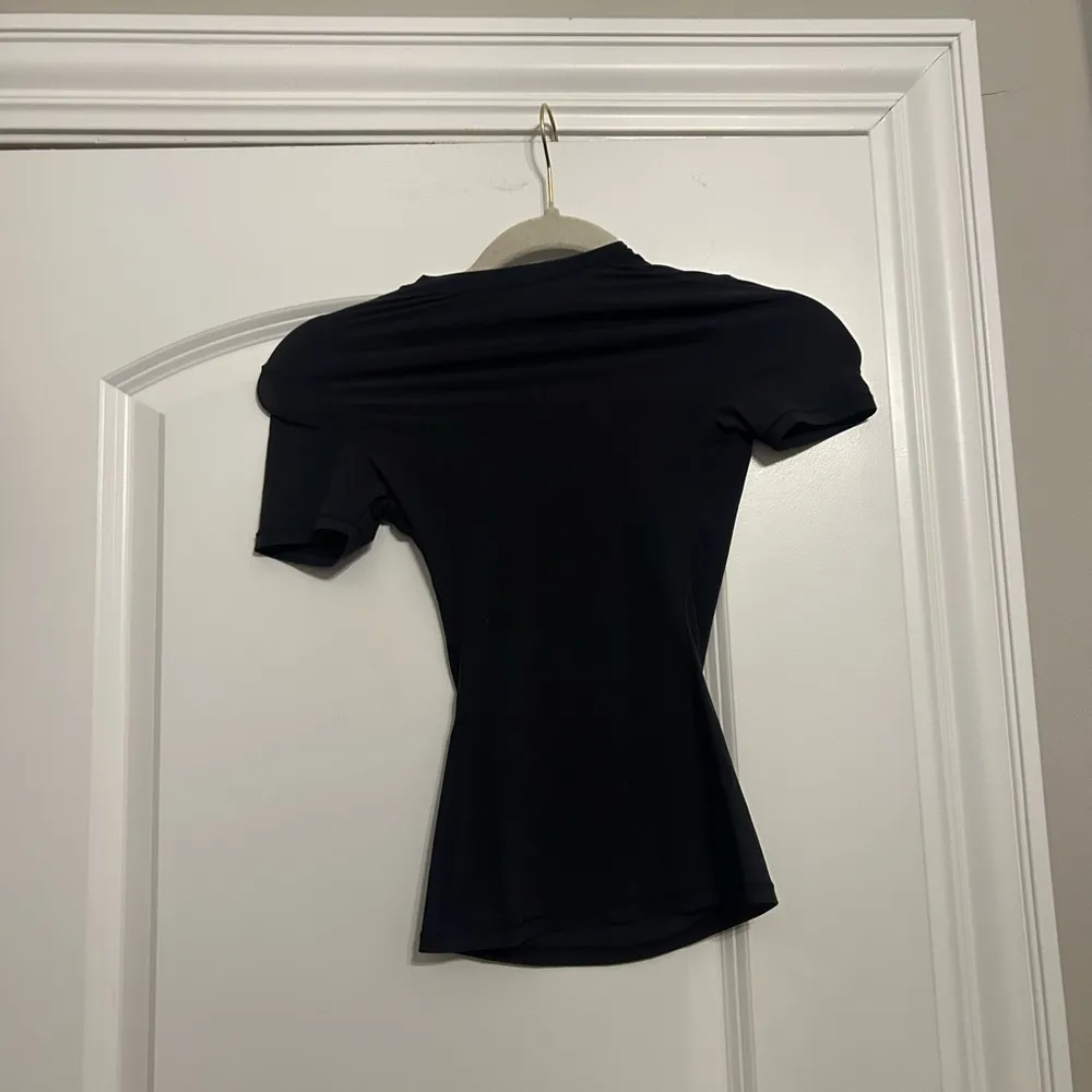 Skims Fits Everybody Tee Shirt - Image 4