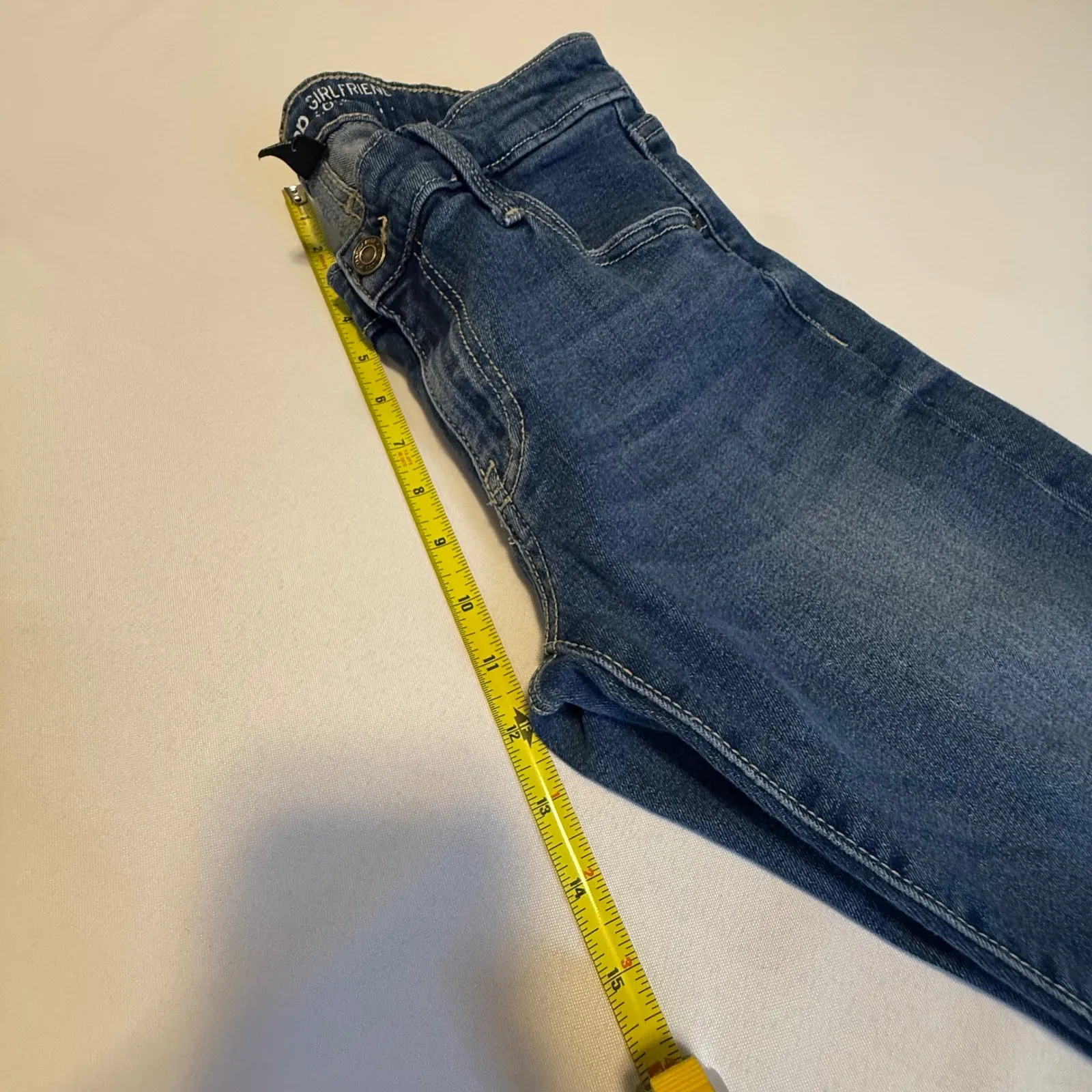 Gap Girlfriend Denim Cropped Jeans Medium Wash Blue Denim Slim Fit Women Size 2R - Image 8