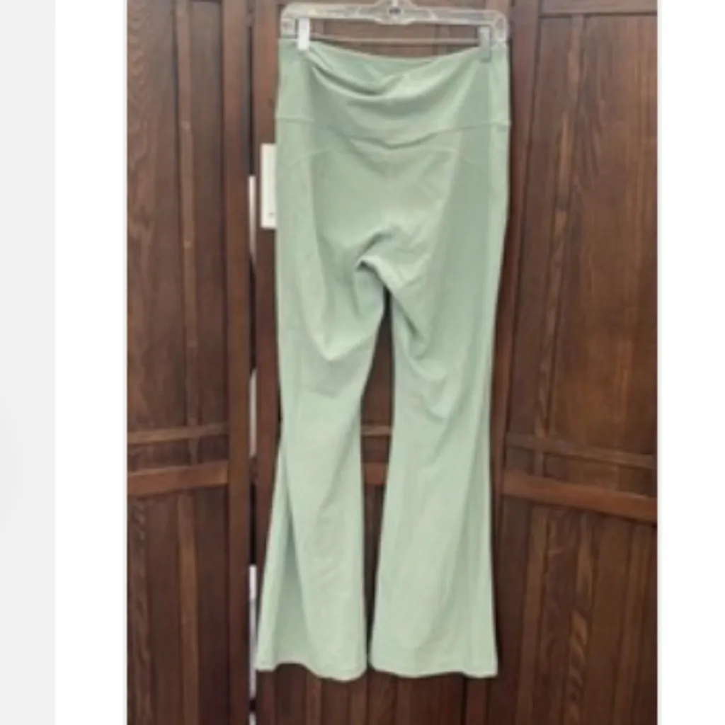 lululemon Groove SHR Nulu Flared Leggings in PLCT Sz 12 NWT $118R - Image 8