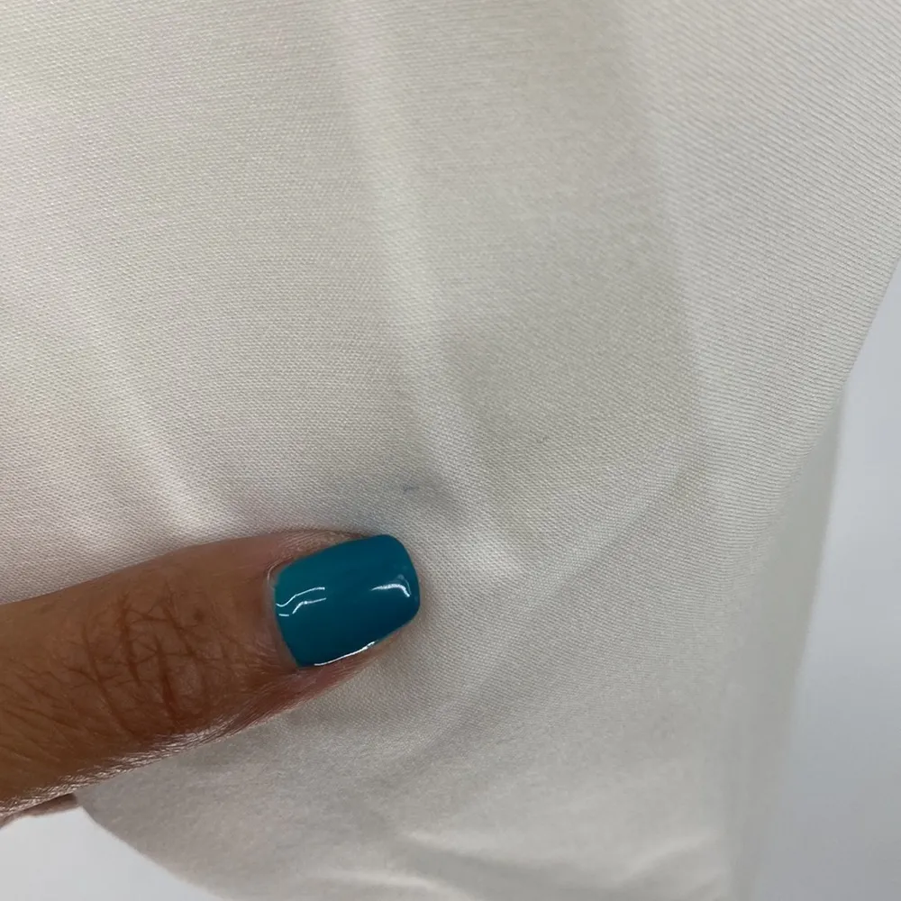 DKNY slim leg ankle length sits below natural waist fitted at hip and thigh - Image 10