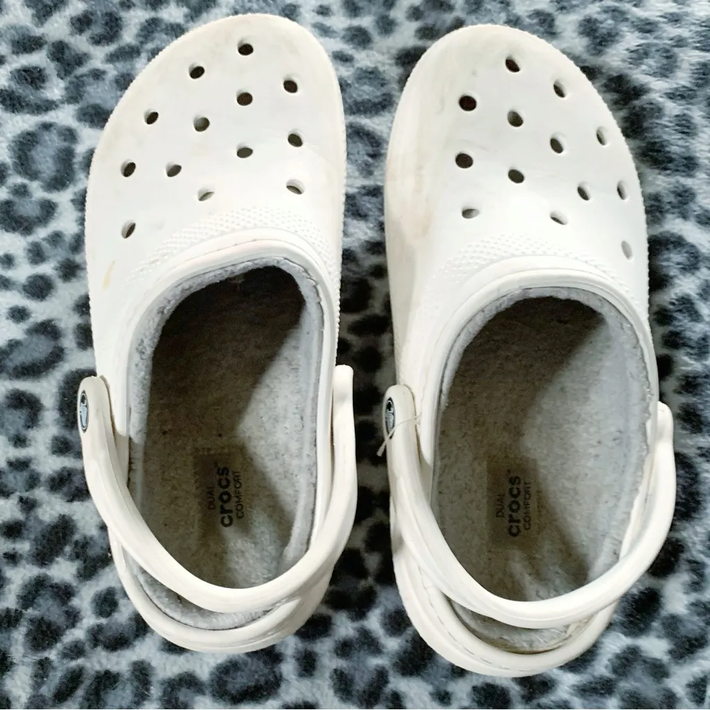 Crocs Classic Lined Clog Slip On Shoes White/Charcoal Women’s 6 Men’s 4 - Image 4