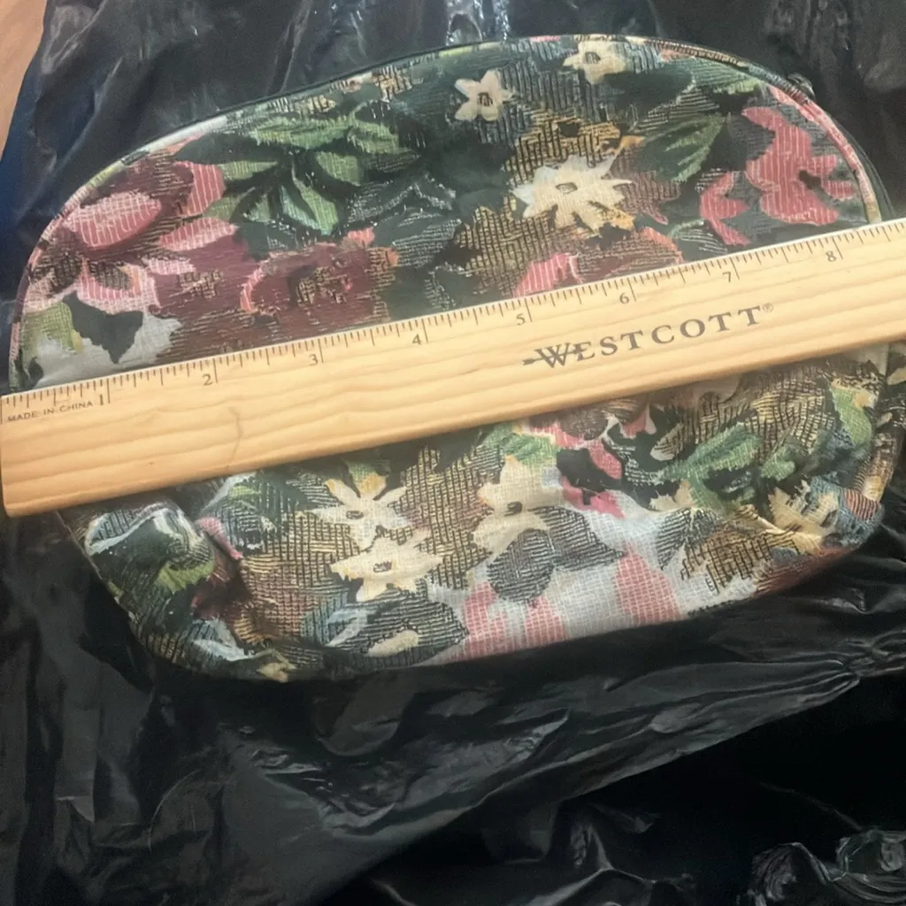 FINAL MARKDOWN Floral Cosmetic Bag Set - Image 2