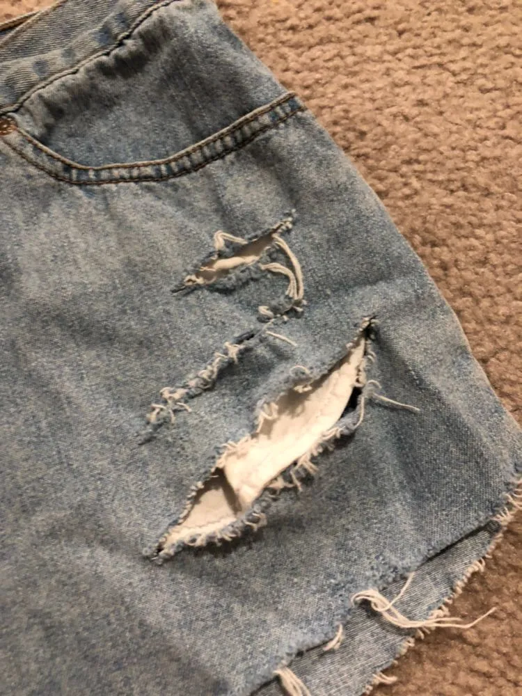 Vintage Light Denim Shorts Blue Size 4 - Image 3