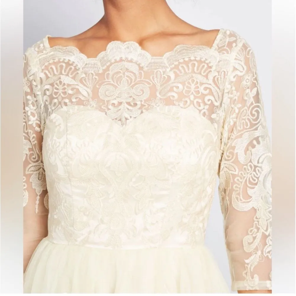 NWT Chi Chi London Gilded Grace Lace Dress Size 4 in Champagne‎ - Image 7