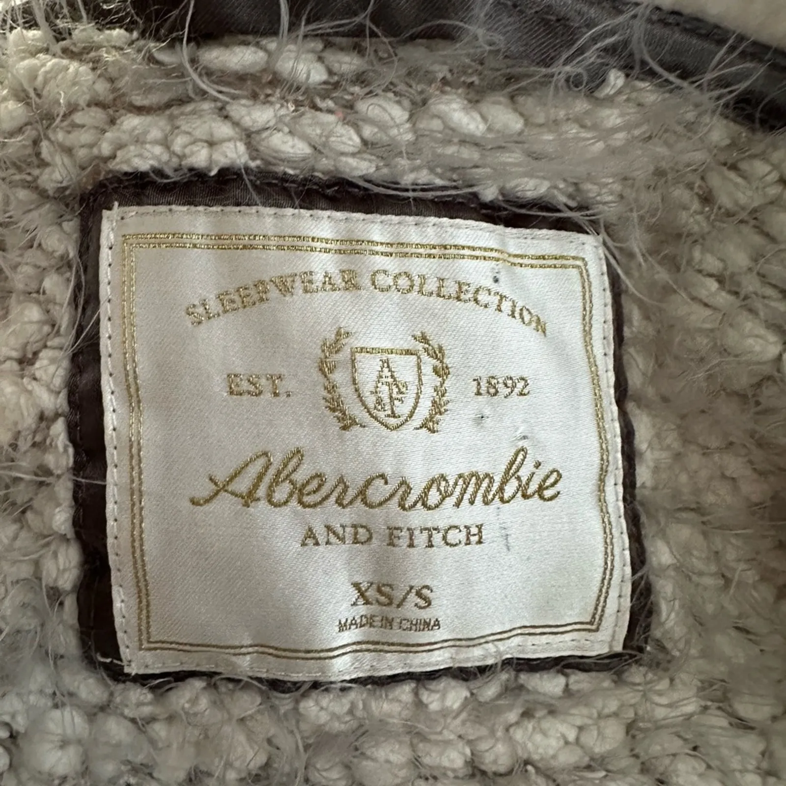 Abercrombie & Fitch Cozy Cardigan Sleepwear Robe Heavy Fuzzy Hygge Grandma - Image 4