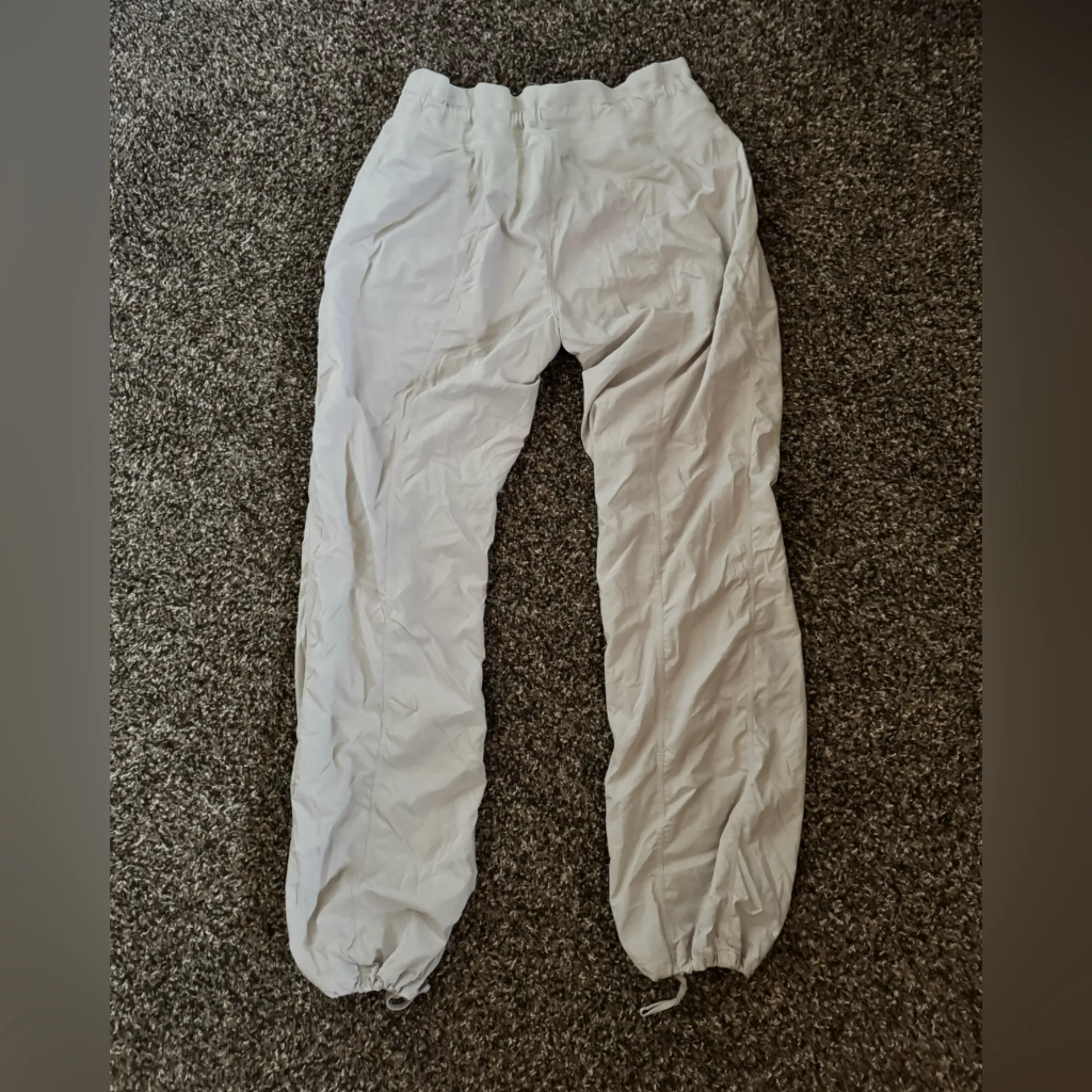 Lululemon Dance Studio Mid-Rise Pant Size 12 *Tall
Light Ivory - Image 5