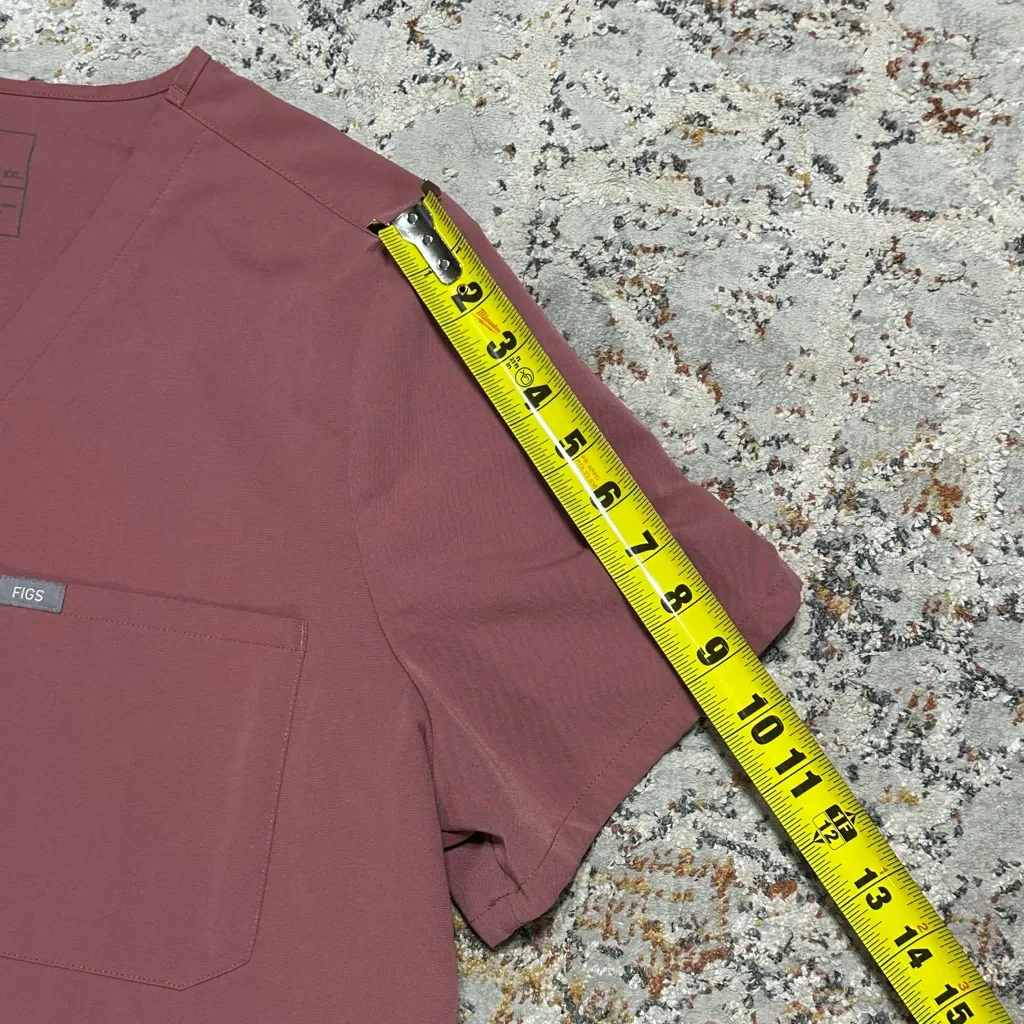 FIGS Catarina Women's Scrub Top in Limited Edition Mauve Size XXL - Image 7