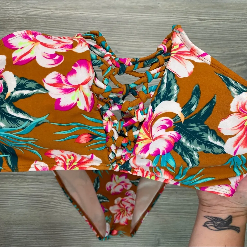 Xhilaration Bikini Swimsuit Set Sz M/L - Image 2