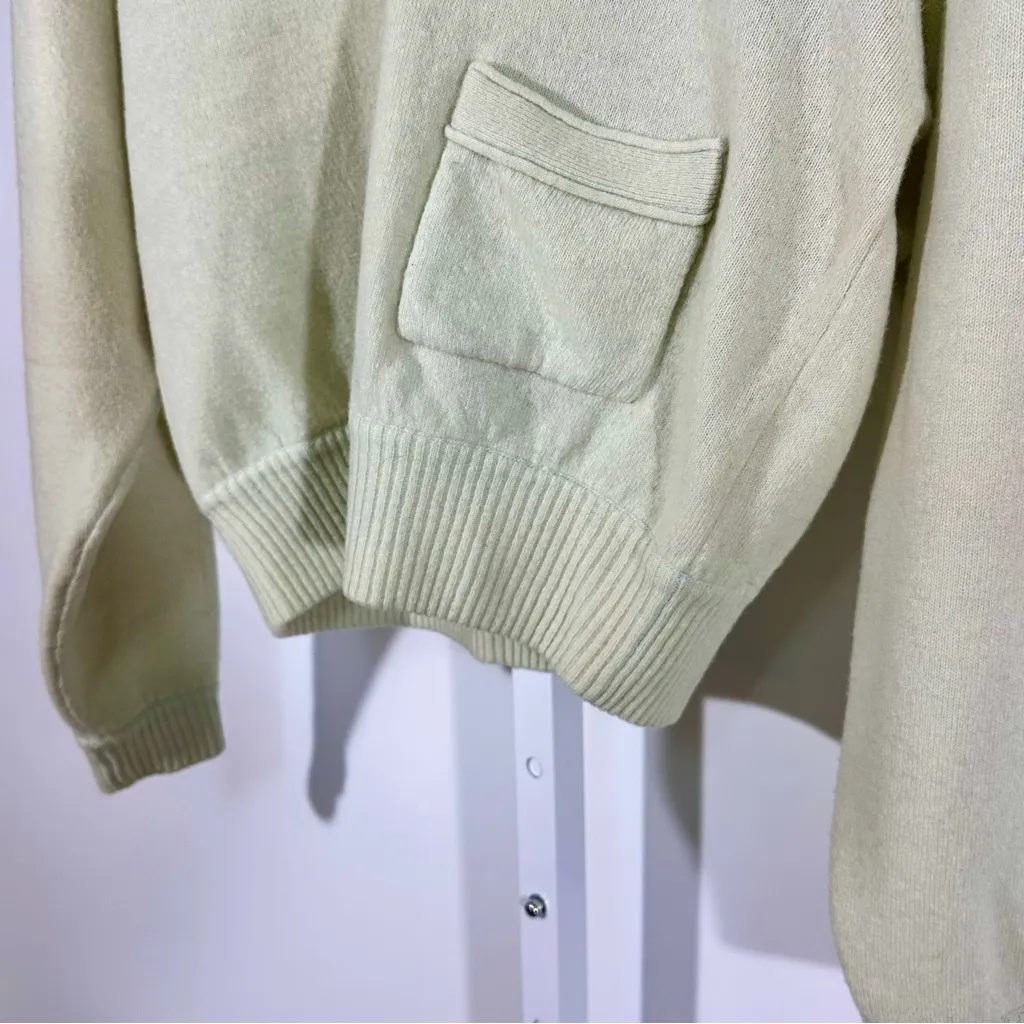 Lizsport Lambswool V-Neck Sweater with Pocket (Made in Hong Kong, Size M) mint - Image 5