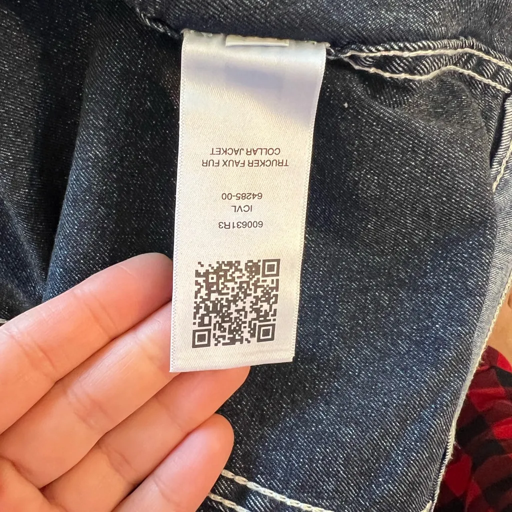 True Religion SHERPA COLLAR TRUCKER DENIM JACKET Size Medium - Image 11