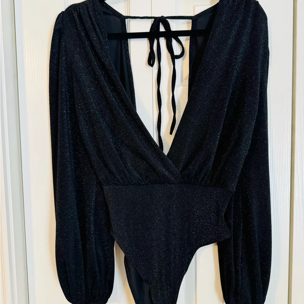 SHEIN Deep V Neck
Backless Bodysuit
Black / 4(S) - Image 4