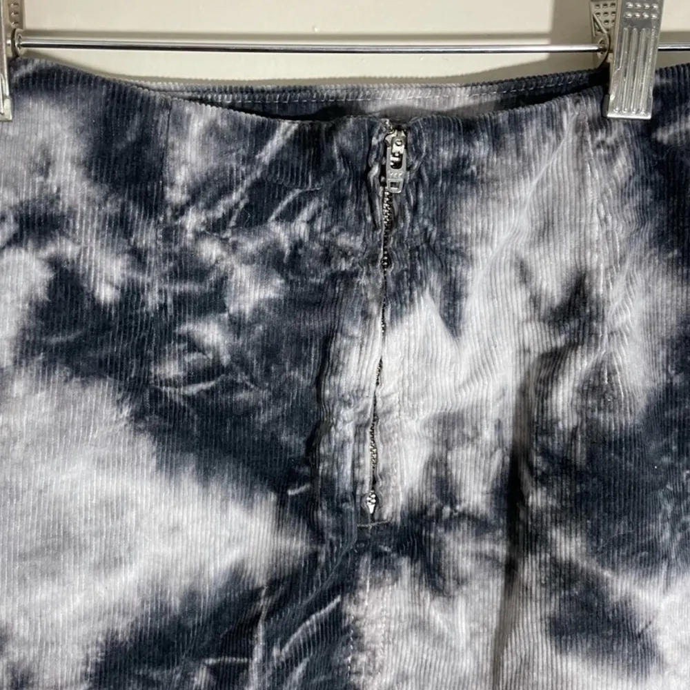 UO BDG Black Cal Mono Tie Dye Skirt - Image 6