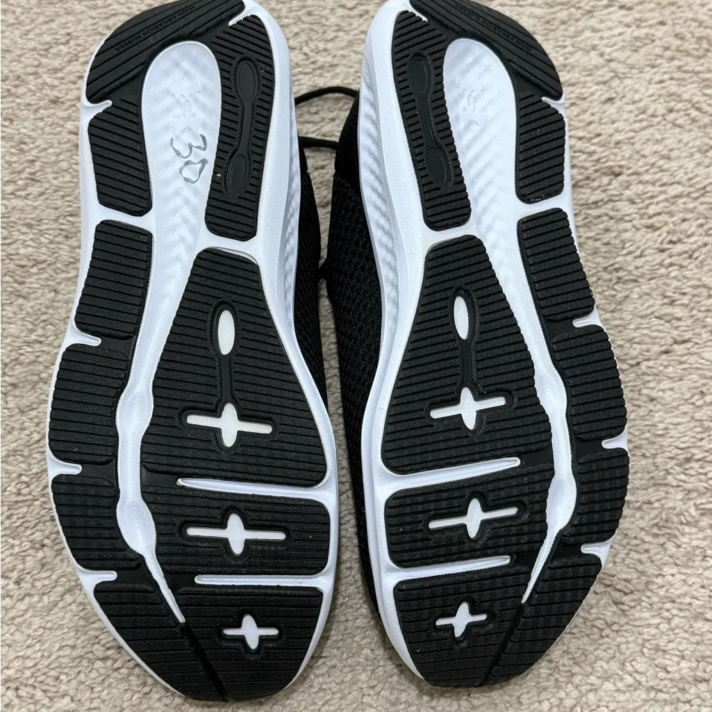 Nwt Under Armour women shoes - Image 7