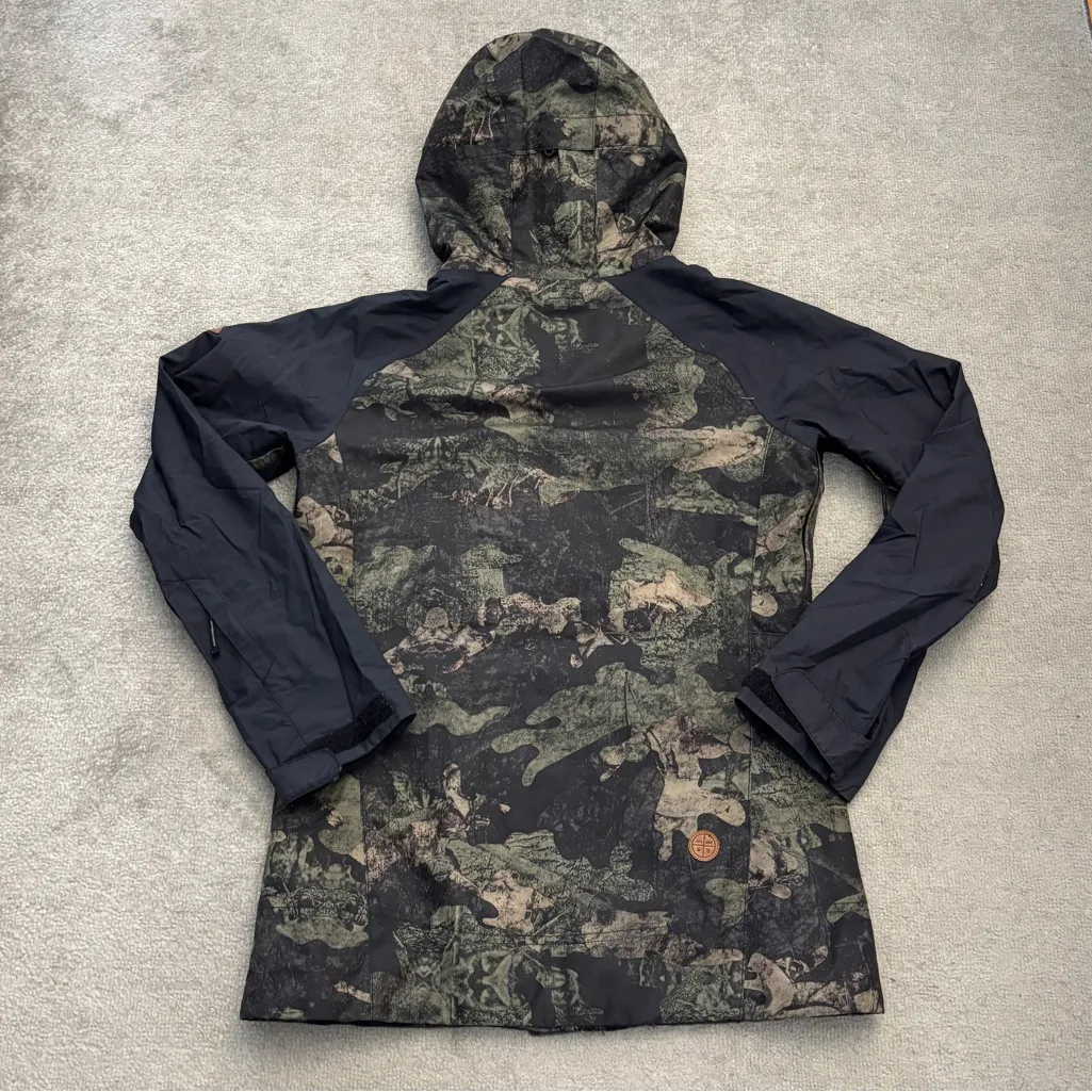 Dakine  Canyon II Camouflage Ski Snowboard Jacket Women’s - Image 2