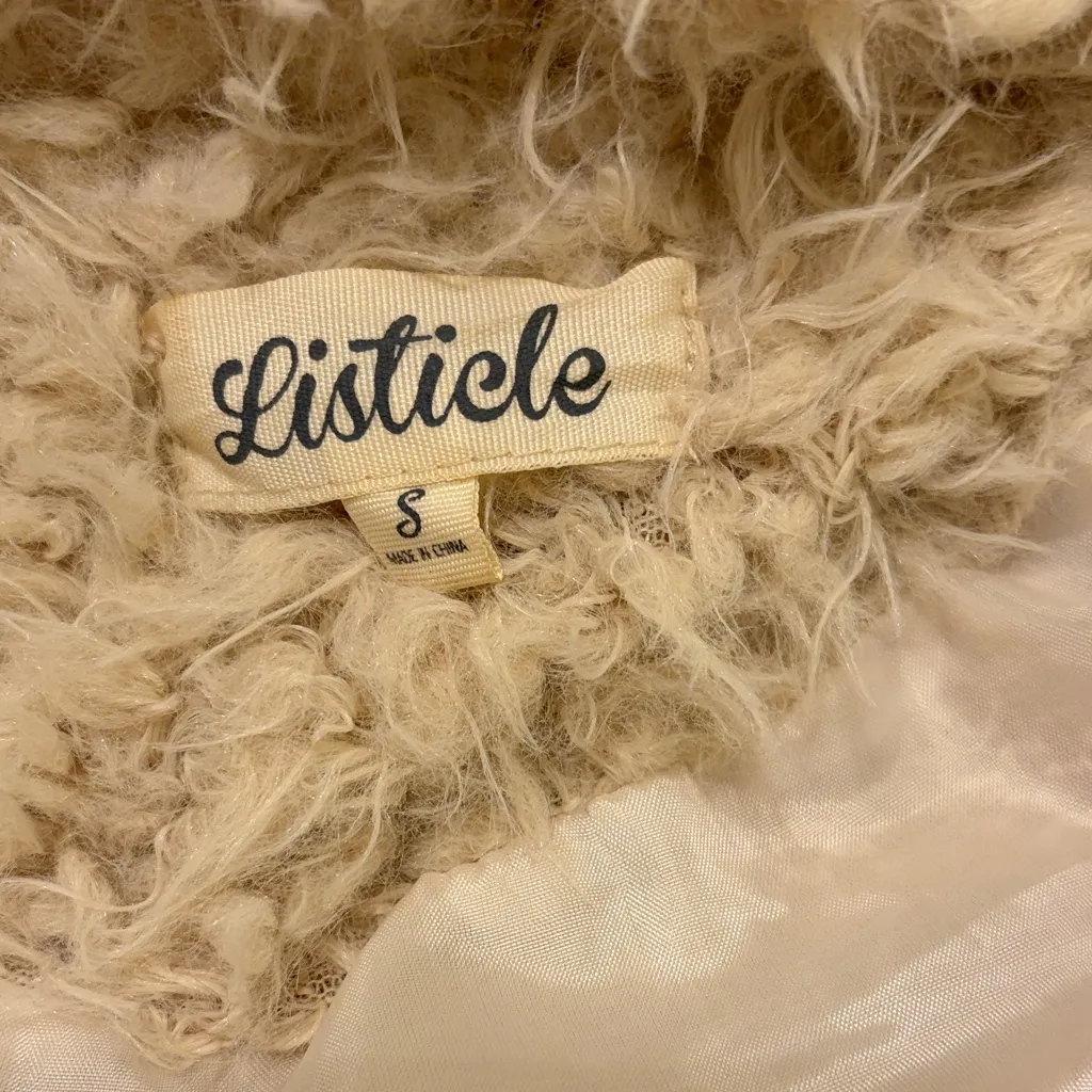 Listicle Cozy Beige Sherpa fur cream vest small - Image 2