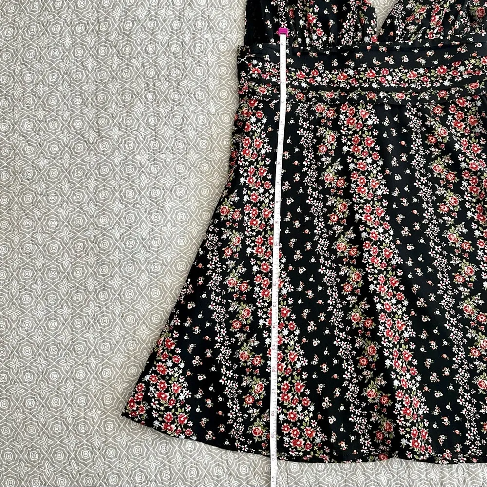 Forever 21 Floral Ditsy Pattern V-Neck Tie Swing Dress Size S - Image 6